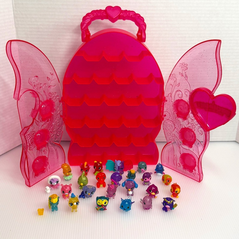 Hatchimals Colleggtibles Lot Pink Collectors Case with 25 Hatchimals Rare Figure